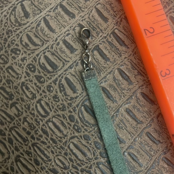 Green Faux Leather “Live Laugh Love” Wrap Bracelet - Picture 4 of 9